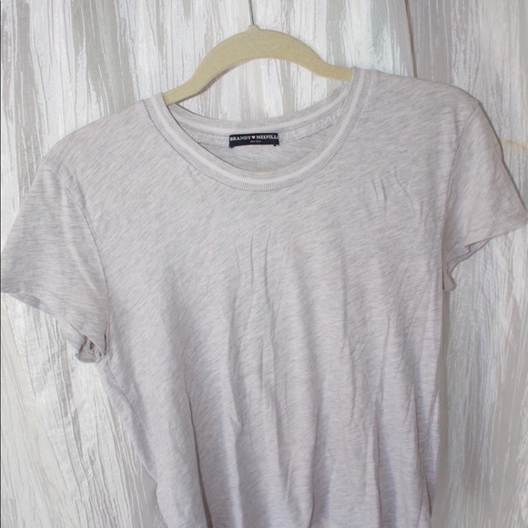 🤍GREY T-SHIRT🤍 - Picture 2 of 3